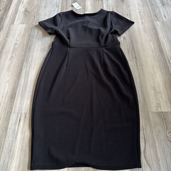 NWT Motherhood Maternity Black Textured Short Sleeved Dress Size Medium - Picture 8 of 8